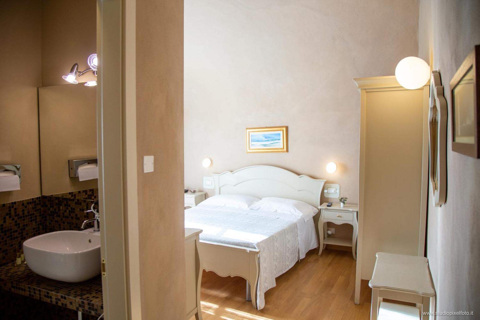 Residenza D'Epoca Relais I Miracoli Hotel Pisa Exterior photo