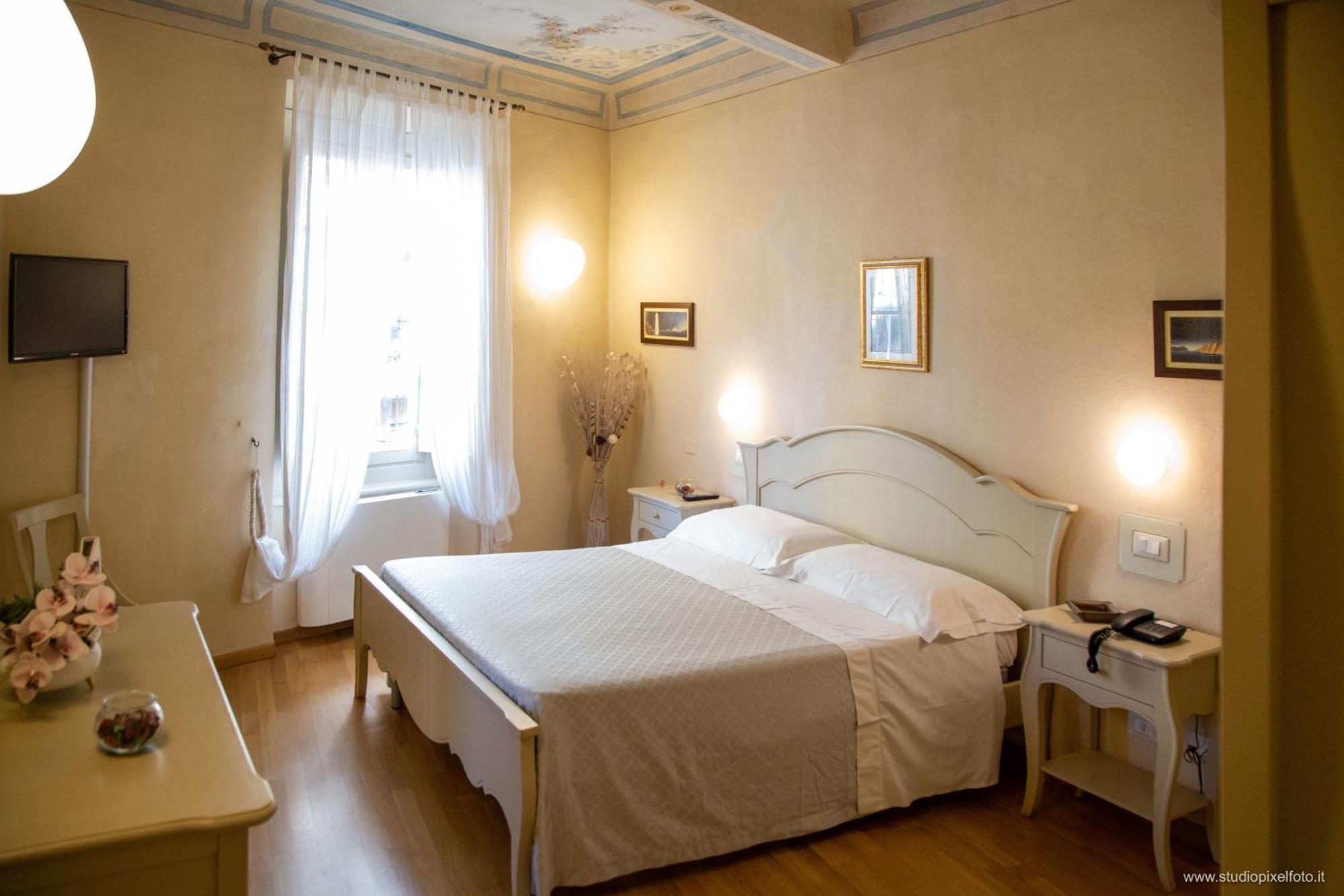 Residenza D'Epoca Relais I Miracoli Hotel Pisa Exterior photo