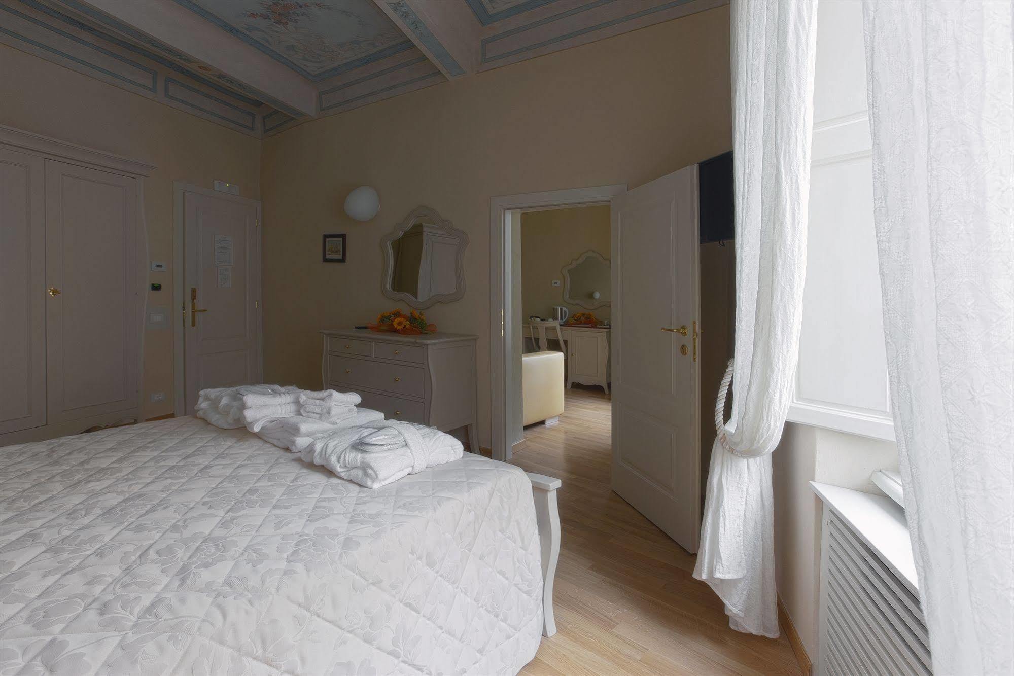 Residenza D'Epoca Relais I Miracoli Hotel Pisa Exterior photo